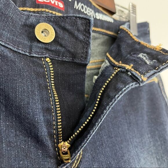 Levi’s Women’s Cropped Capri Jeans - Picture 4 of 7